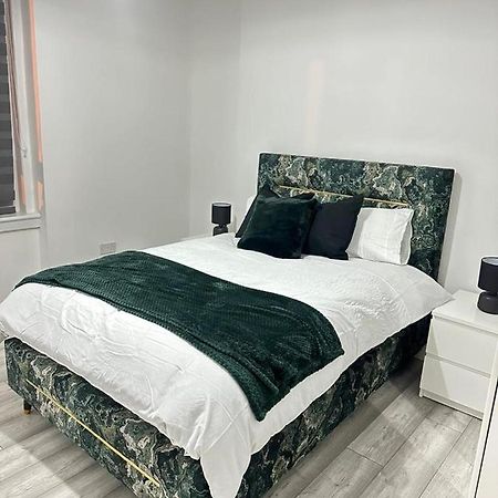 Newly Renovated Lux 2 Bed Apartment Glasgow Exterior foto