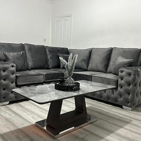 Newly Renovated Lux 2 Bed Apartment Glasgow Exterior foto